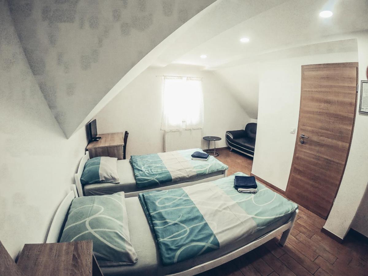 Apartment And Rooms Maraton クランスカゴーラ エクステリア 写真