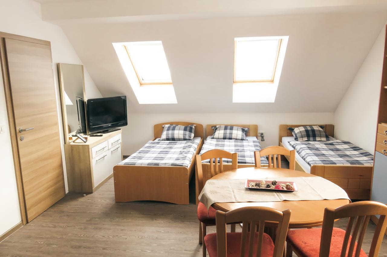 Apartment And Rooms Maraton クランスカゴーラ エクステリア 写真