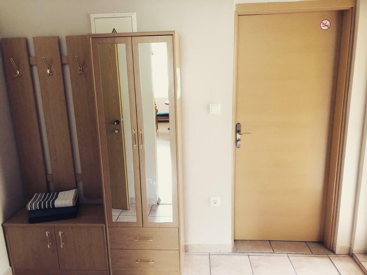 Apartment And Rooms Maraton クランスカゴーラ エクステリア 写真